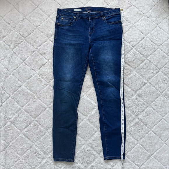 Kut From The Kloth | Mia Mid Rise Slim Fit Skinny, Short Inseam | Size 8S - Picture 8 of 10